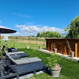 Appartement Mas Gabelys Propriété Privée Avec Parking Ds Jardin Clos Et Terrasse Avec Superbe Vue Ste Victoire, Trets